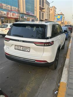 جیپ گراند شیرۆکی